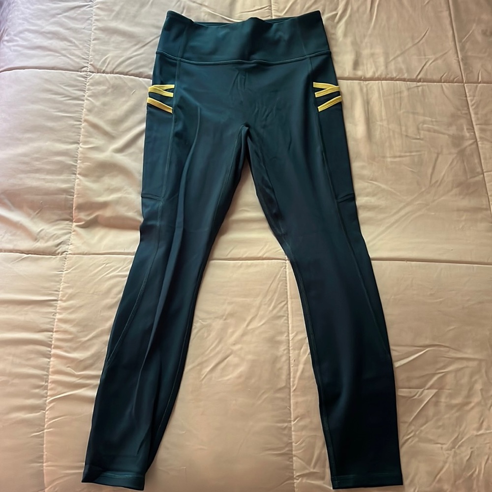 Fabletics matching top and bottom yoga/running set